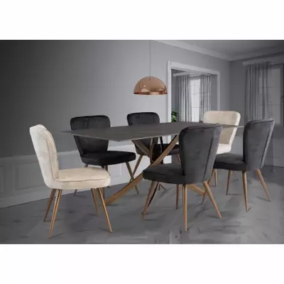 Table & Flavus Chairs